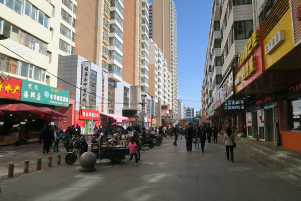Dans les petites ruelles du centre ville de Xining