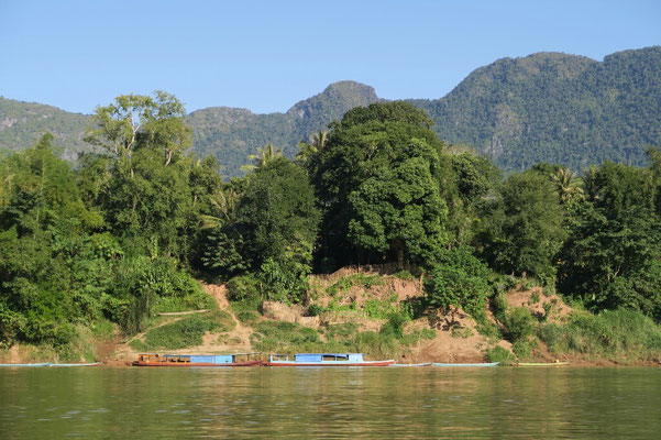 Sur les rives de la Nam Ou