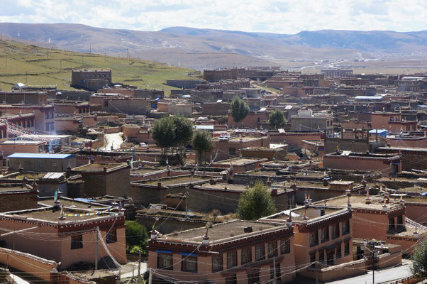 La ville de Litang depuis le monastère