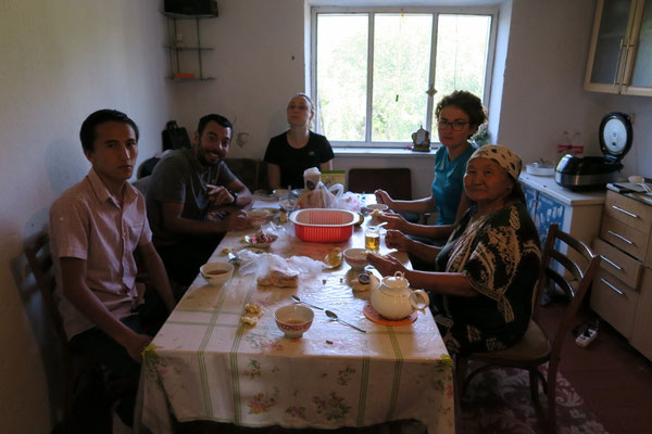 Chez Adilet et Zina - Kirghizistan