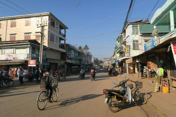 Rue principale de Kawkareik