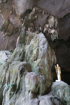 Grotte près de Hpa an