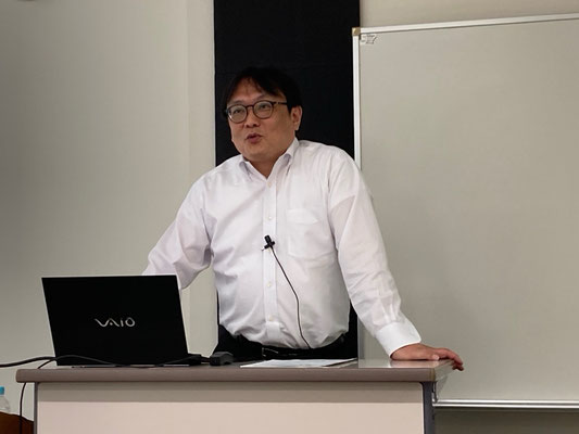 講師の高丸圭一先生（宇都宮共和大学シティライフ学部教授）