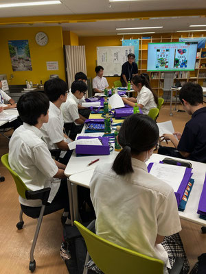 講師と会場の様子