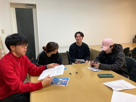 左側:プロジェクト学生リーダーの茂木元気 学生研究員