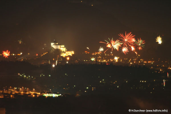 Silvesterfeuerwerk über dem Inntal (Kufstein und Ebbs)