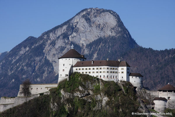 Festung Kufstein mit dem Pendling im Hintergrund