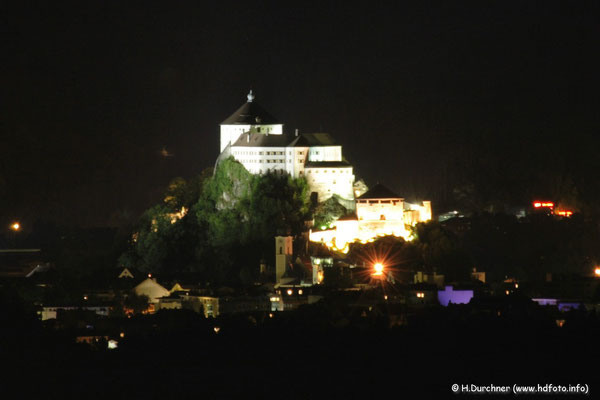 Festung Kufstein bei Nacht (vom Niederndorferberg aus fotografiert)