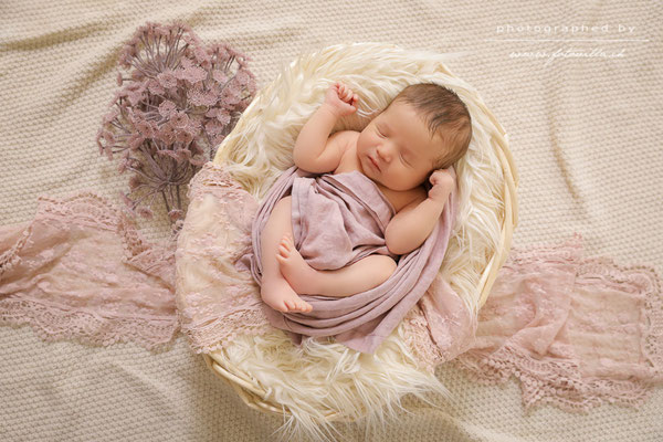 Newborn Baby Foto Shooting Bern