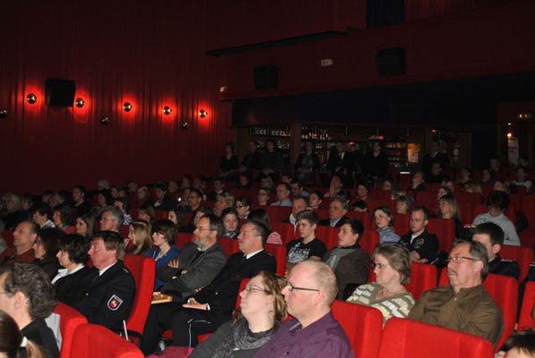 350 geladene Gäste feierten auf der Premiere