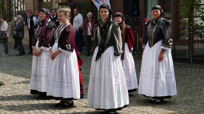 Die Tänzerinnen aus York im Alten Land