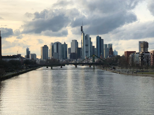 ein immer wieder schöner Blick auf die Skyline von Frankfurt