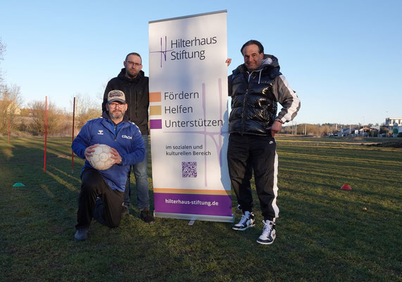 Mit Ball E 1 Trainer Frank Schmidt