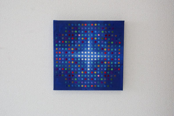 「放射する光」30×30cm、刺繍、絹糸、アクリル