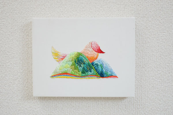 「山と鳥」14×18cm、刺繍