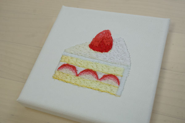 お菓子シリーズ「ショートケーキ」10×10cm、刺繍