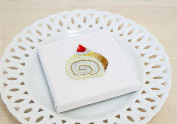 おやつシリーズ「ロールケーキ」10×10cm、刺繍