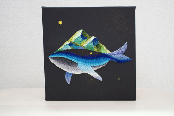 「whale」20×20cm、刺繍、アクリル、雲母