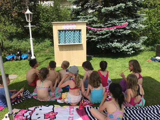 Kindergeburtstag im Garten mit Kaseperlitheater