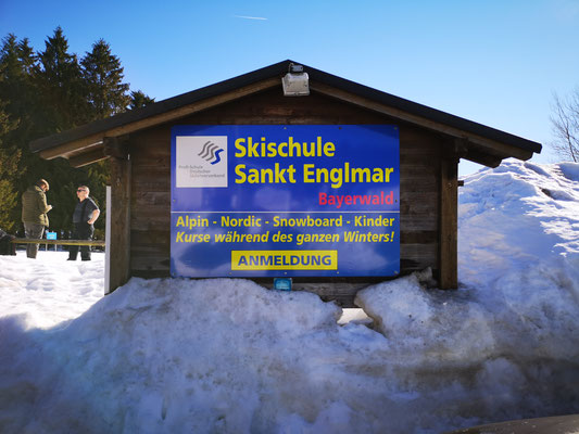 Skischule direkt vor dem Haus