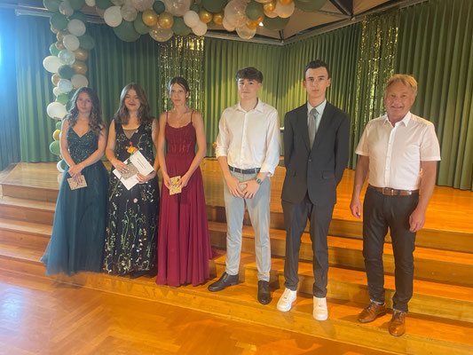 Klassenbeste: Jonas Koch und Sascha Funk 10a, Lorena Treude 10b, Karla Leser 10c und Leonie Homrich 10d 