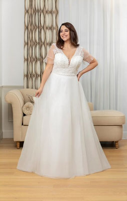Brautkleid Hochzeitskleid große Größe Curvy Vintage Boho mit Ärmchen