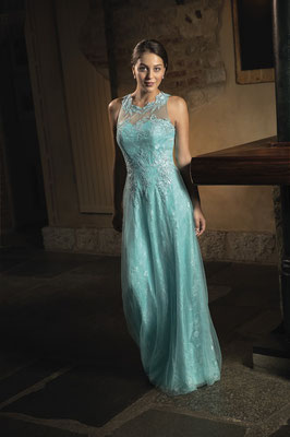 Abendmode Abiballkleid Brautjungfer Trauzeugin Brautmutter aus Tüll und Tattoo-Spitze vorne