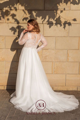 Brautkleid große Größe mit langen Ärmel aus Spitze und Softtüll hinten