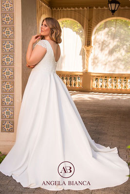 Brautkleid A-Linie aus Spitze und Satin mit Taschen große Größe hinten