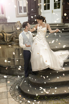 Brautkleid mit Schleppe und Trägern