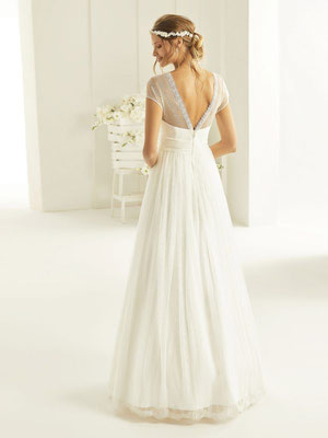 A-Linie Brautkleid aus hochwertiger Spitze Vintage hinten