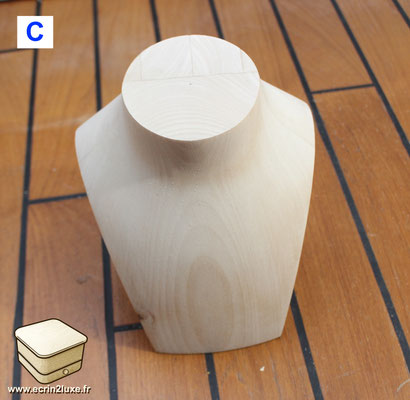 Support en bois brut pour mise en valeur de set de bijoux joailliers