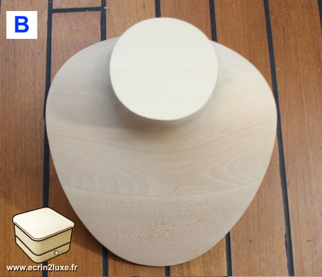 Présentoir en bois brut pour collier torque et bijoux haute joaillerie