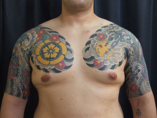 crest Genestar Tattoo Okinawa JAPAN