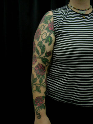 Roses longsleeve tattoo okinawa