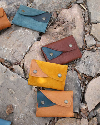 portefeuille accordéon en cuir artisanal
