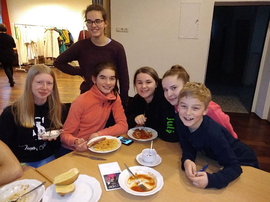 Aber richtige Stärkung - Mittagessen - muss auch sein