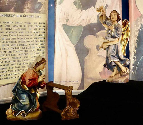 Verkündigungsszene, dargestellt mit Figuren aus unserer Kirchenkrippe