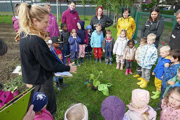 Instruktion der Kinder