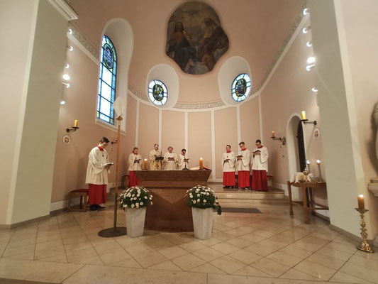 Beginn der Hl. Messe vom Letzten Abendmahl