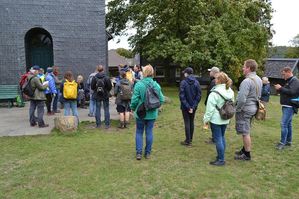 An der Windrather Kapelle sind alle Gruppen vereint