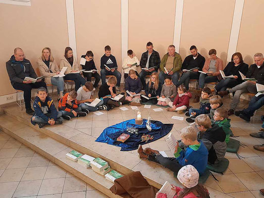 Während des Wortgottesdienstes in der Kirche