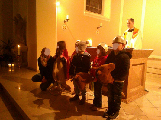 Während der Andacht in der Kirche