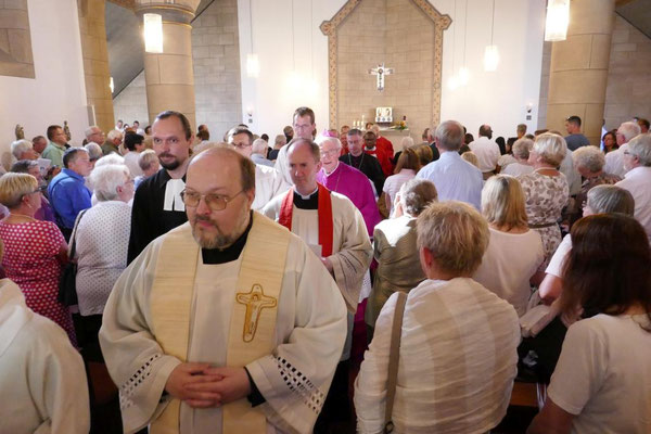 Auszug aus der Kirche