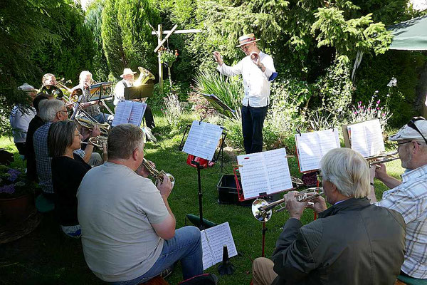 Der ev. Posaunenchor beim Spiel
