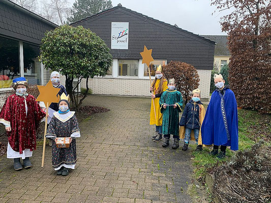 Vor dem kath. Kindergarten Josefinchen