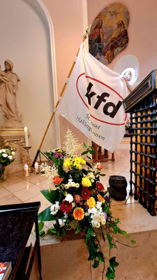 Blumenschmuck der kfd