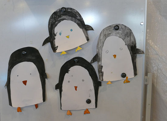 Die Kinderkirche steuert Pinguine bei