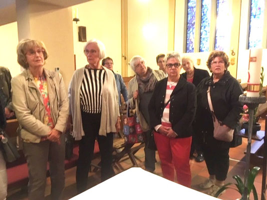 Während der Kirchenbesichtigung