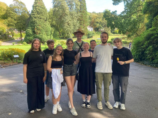 Die Messdienergruppe beim Parallelprogramm im Wuppertaler Zoo